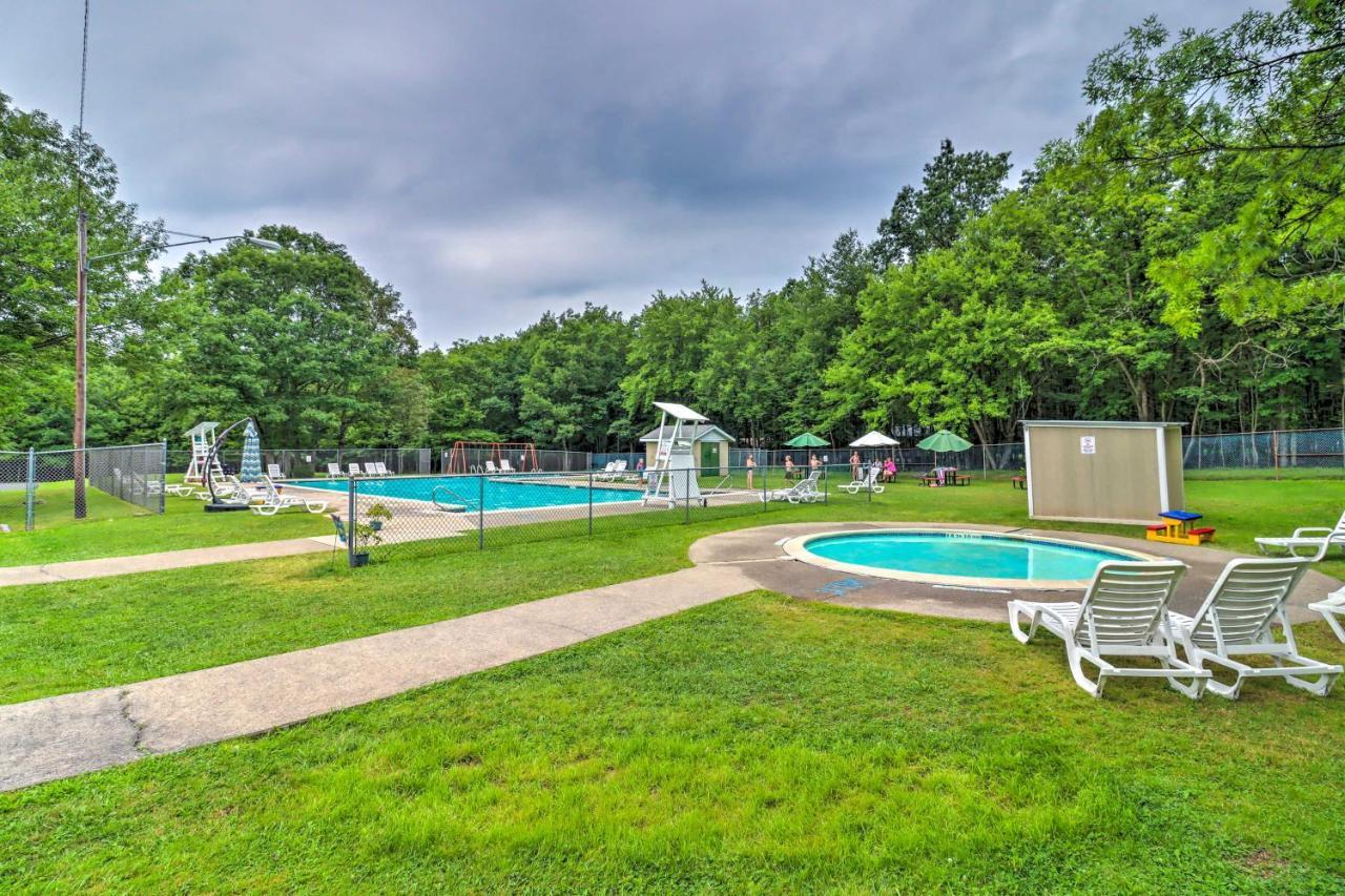 Pocono Mountain Escape With Game Room Walk To Lake! Albrightsville Kültér fotó