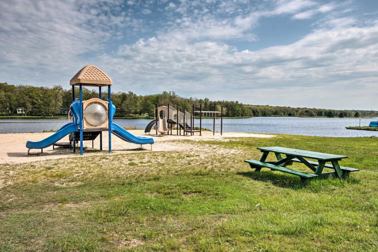Pocono Mountain Escape With Game Room Walk To Lake! Albrightsville Kültér fotó